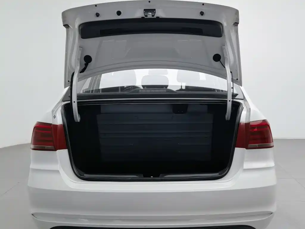 Volkswagen Santana — миниатюра 16