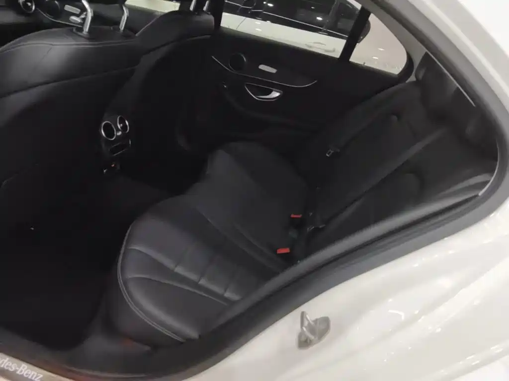Mercedes-Benz C-Class — миниатюра 17