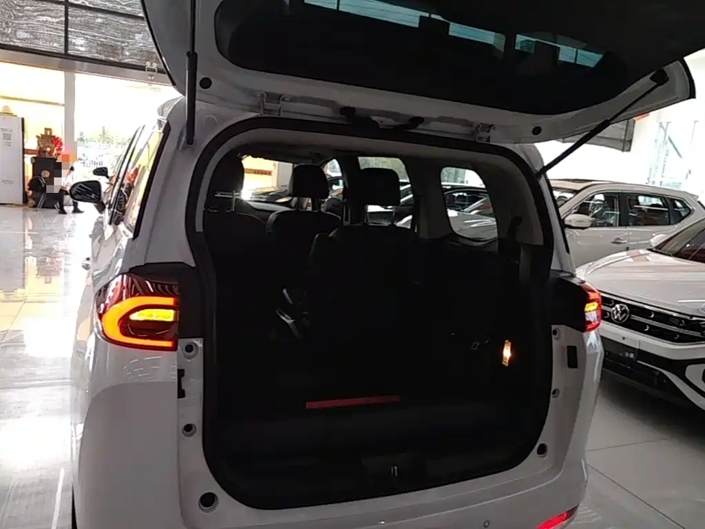 GAC Motor Trumpchi M6 — миниатюра 19