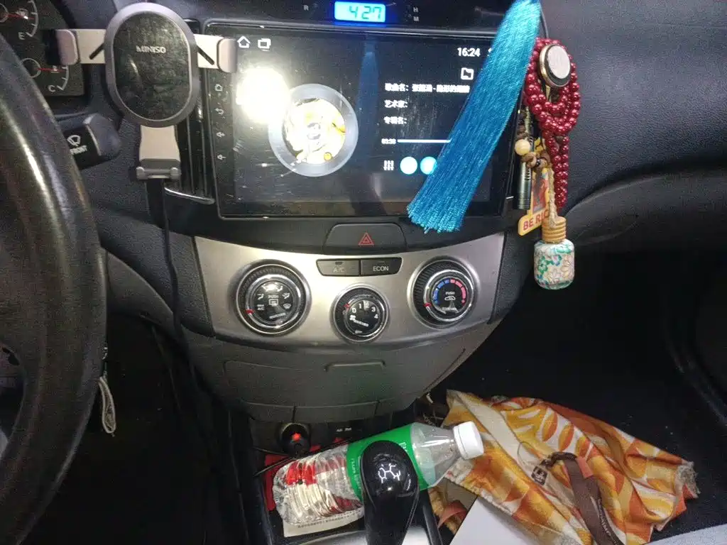 Hyundai Elantra — миниатюра 9
