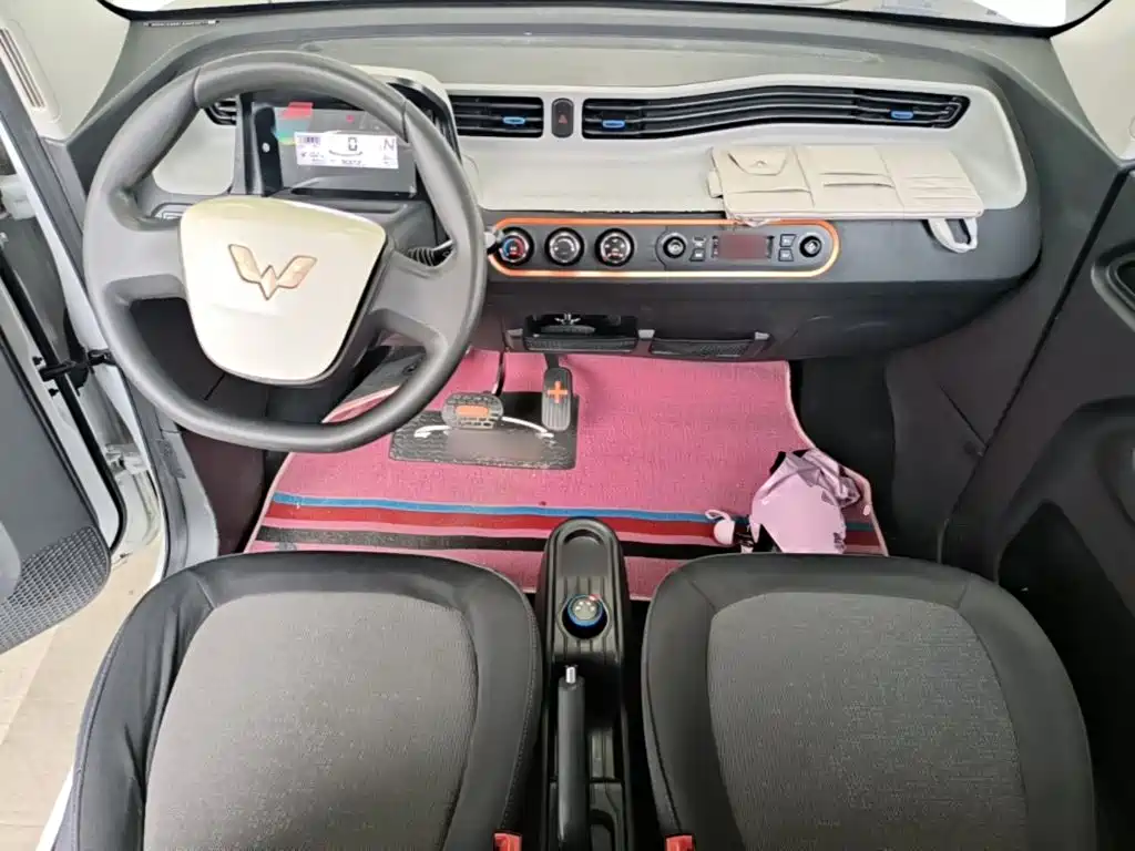 Wuling MINIEV — миниатюра 10