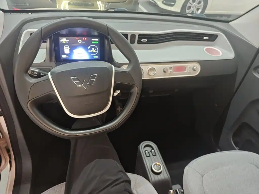 Wuling MINIEV — миниатюра 10