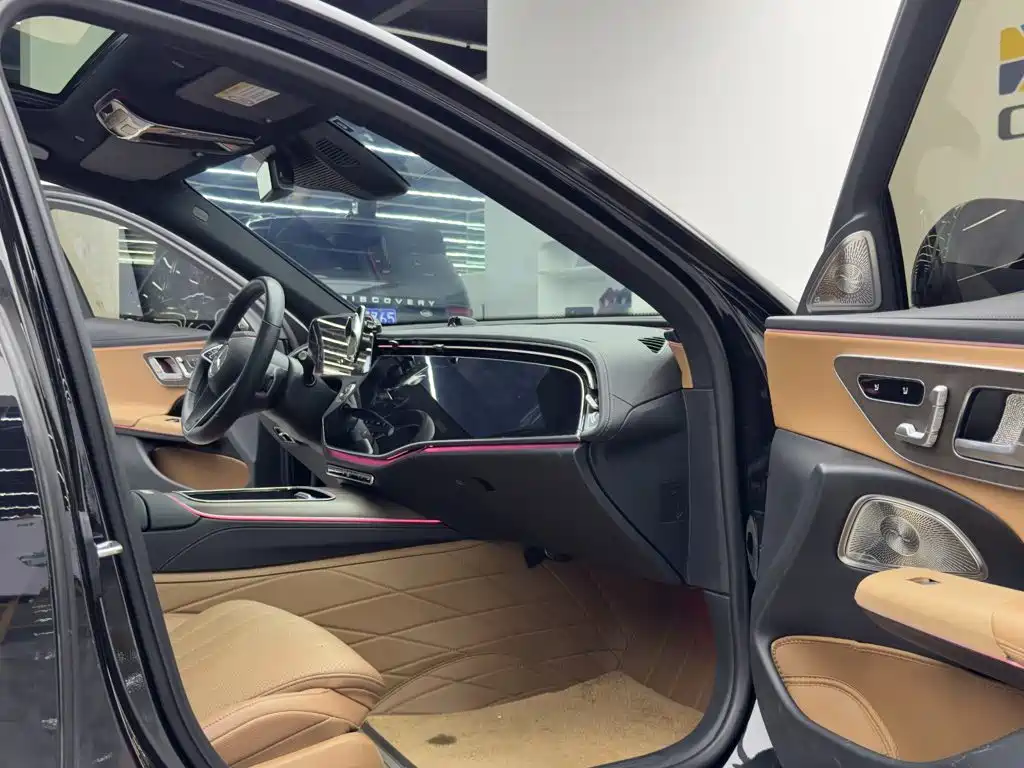 Mercedes-Benz E-Class — миниатюра 8