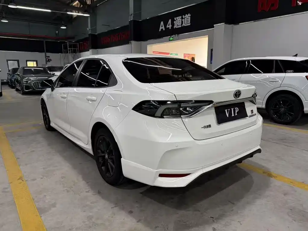 Toyota Corolla — миниатюра 10