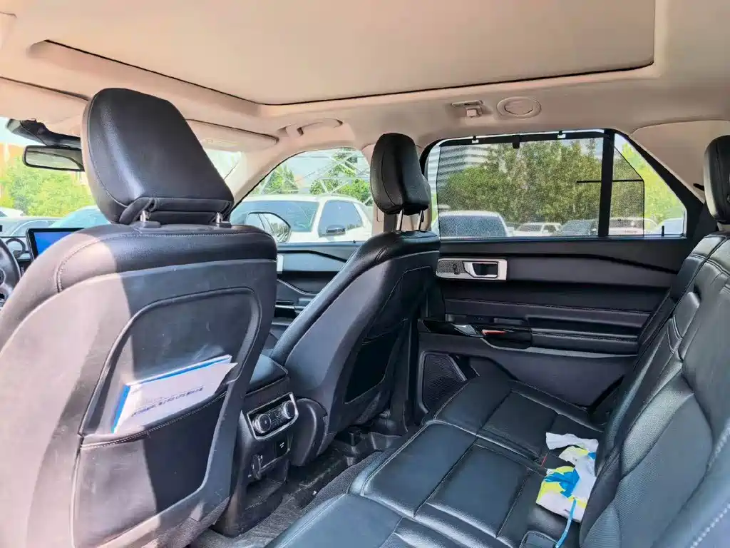 Ford Explorer — миниатюра 5