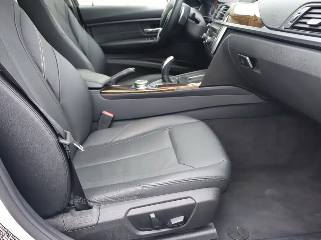 BMW 3 Series — миниатюра 8