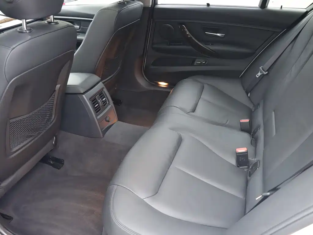 BMW 3 Series — миниатюра 12