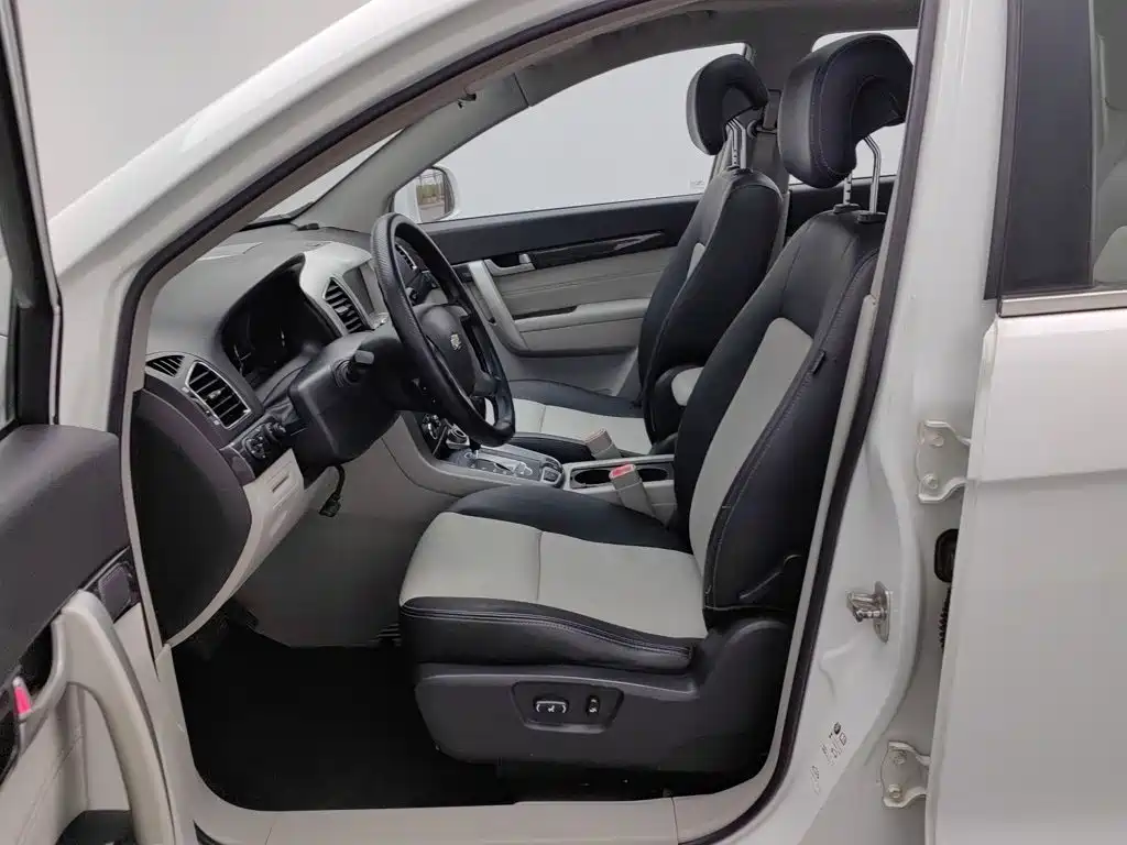 Chevrolet Captiva — миниатюра 10