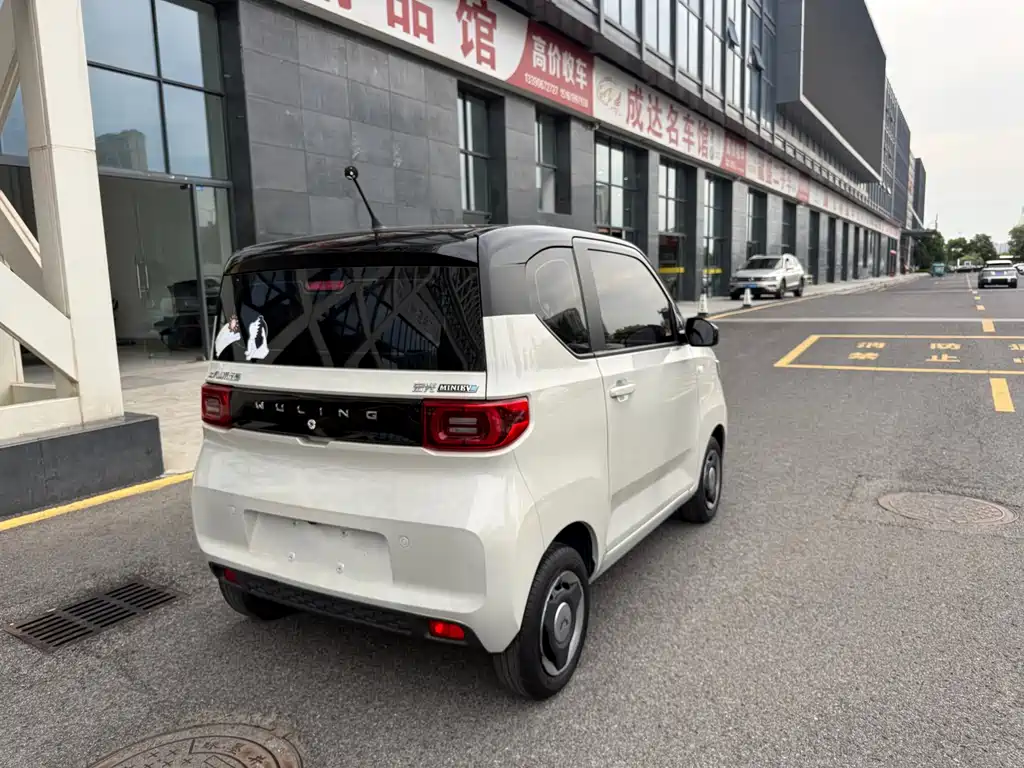 Wuling MINIEV — миниатюра 13