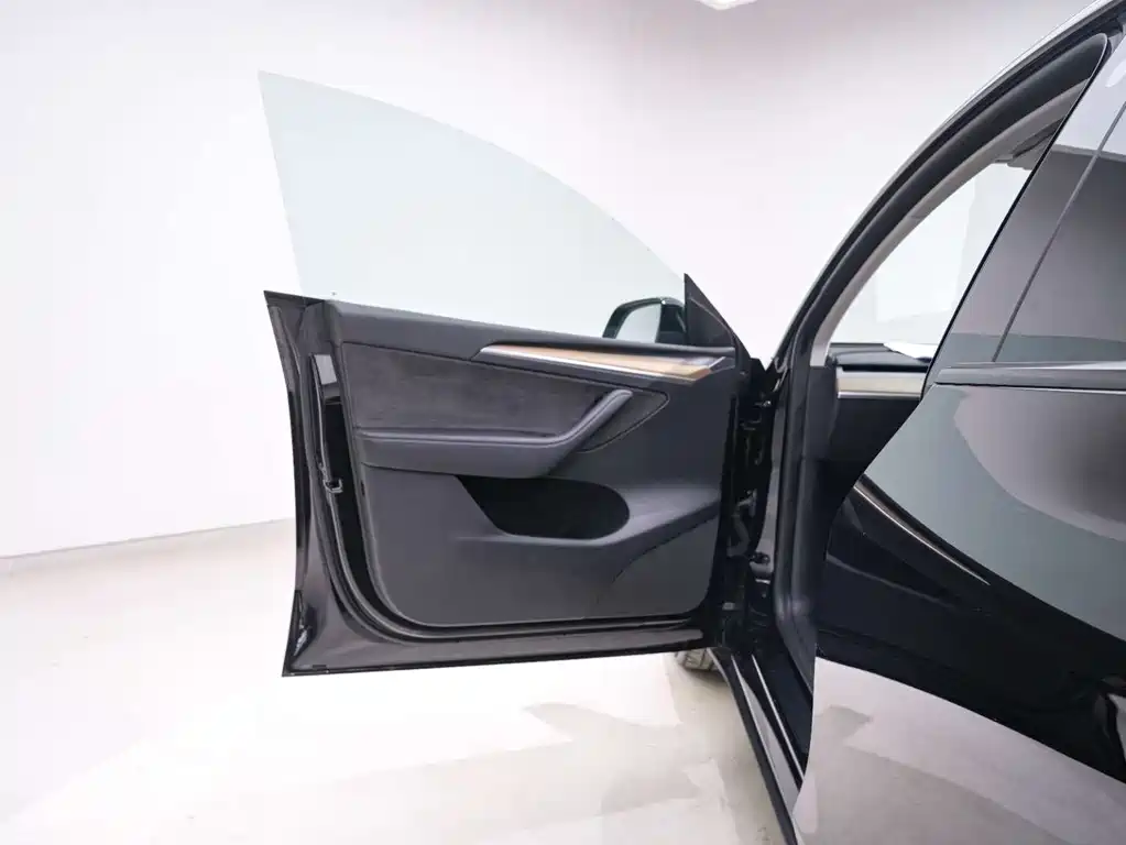 Tesla Model Y — фотографии объявления, Фото 16