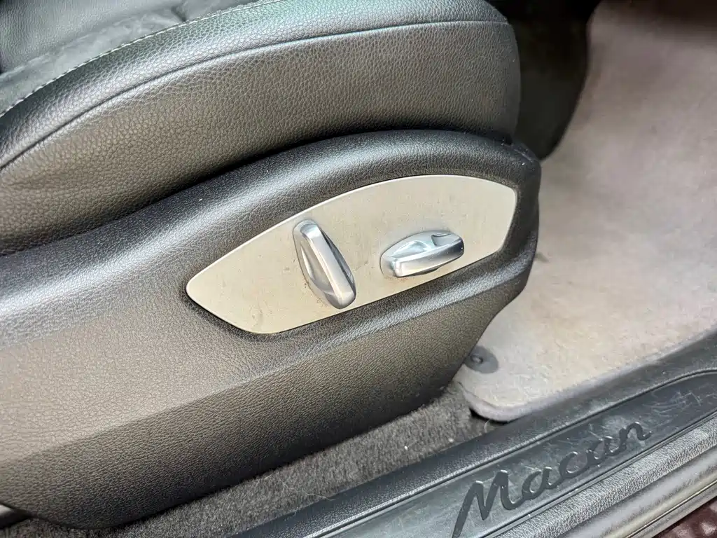 Porsche Macan — миниатюра 14