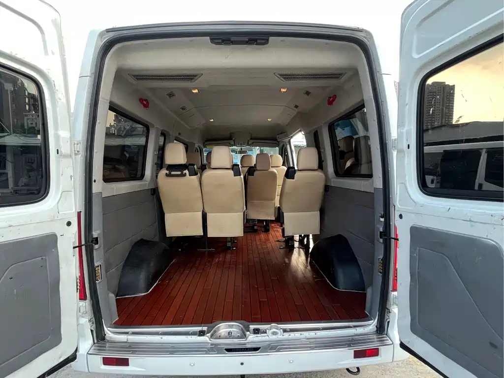 MAXUS V80 — миниатюра 13