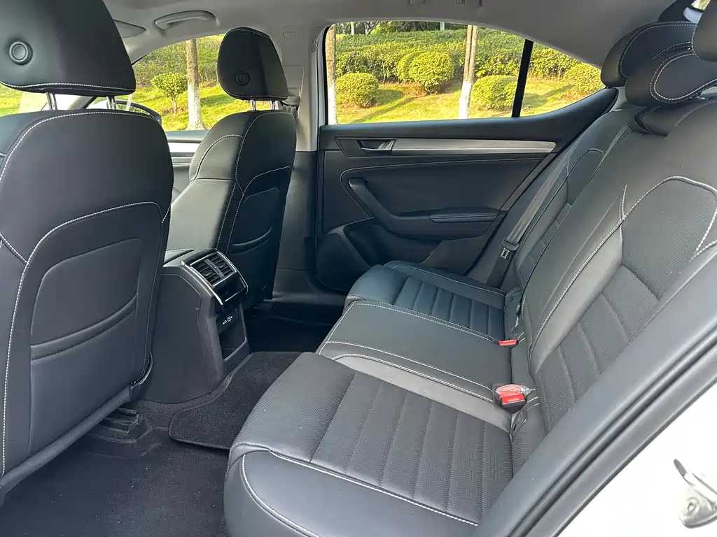Skoda Superb — миниатюра 15