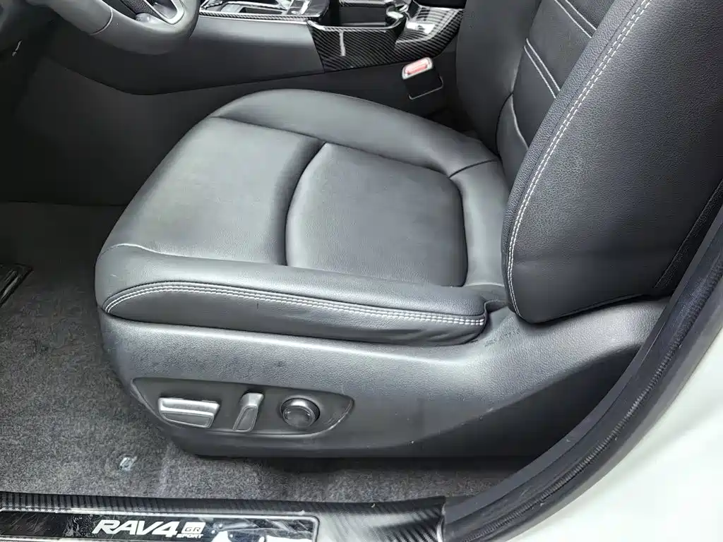 Toyota RAV4 — миниатюра 20