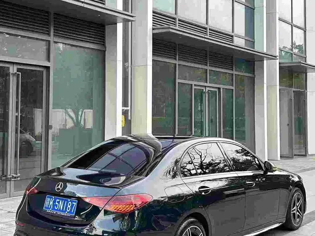 Mercedes-Benz C-Class — миниатюра 3
