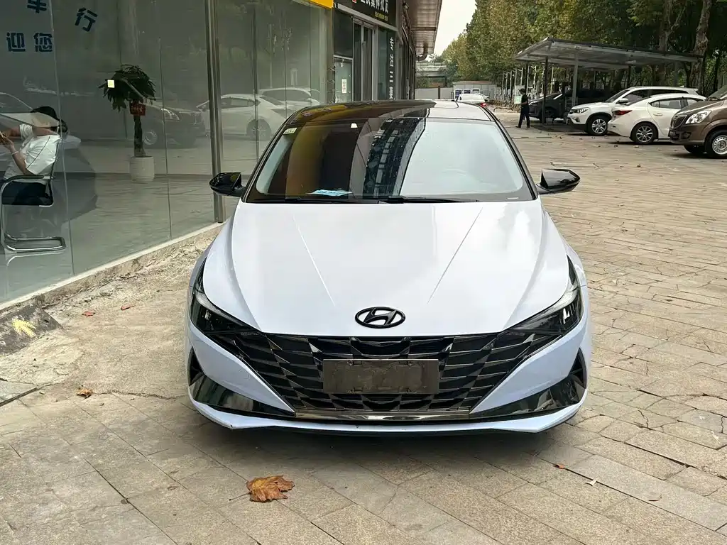 Hyundai Elantra — миниатюра 2