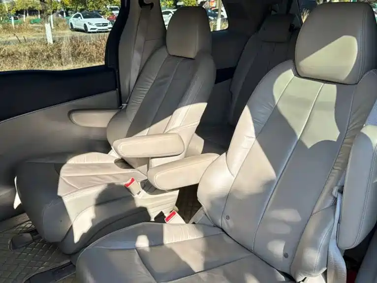 Buick GL8 2017 25S Luxury V