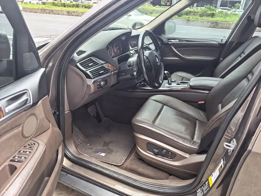 BMW X5 (Import) — миниатюра 6