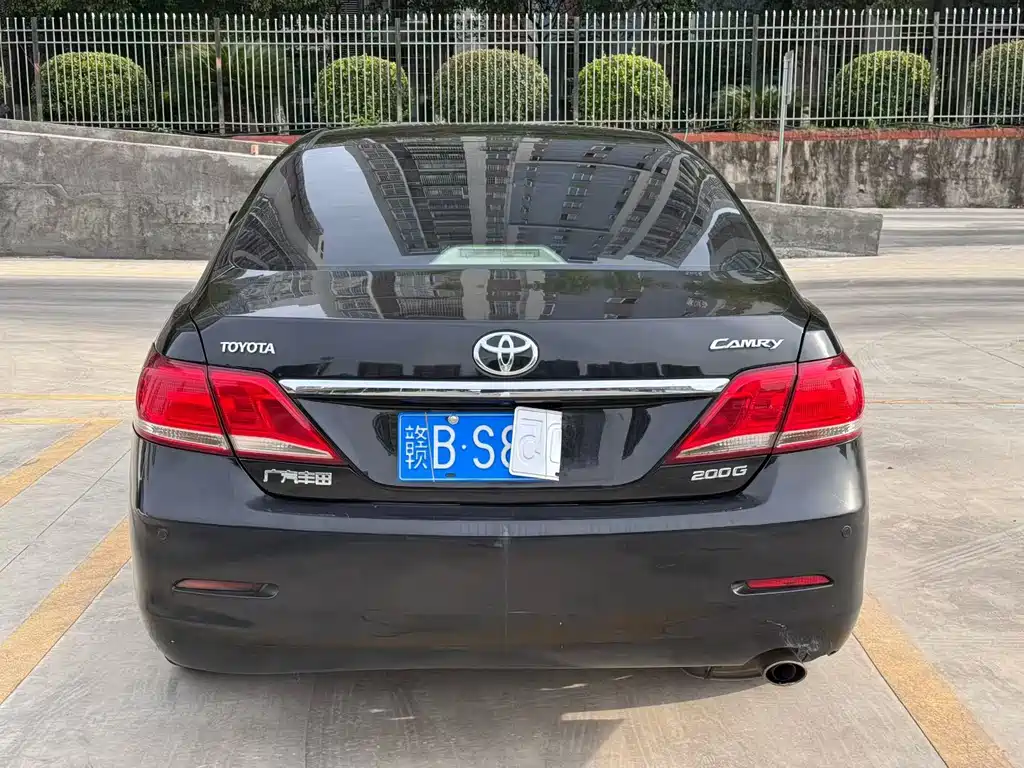 Toyota Camry — миниатюра 10