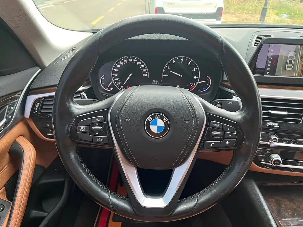 BMW 5 Series — миниатюра 18