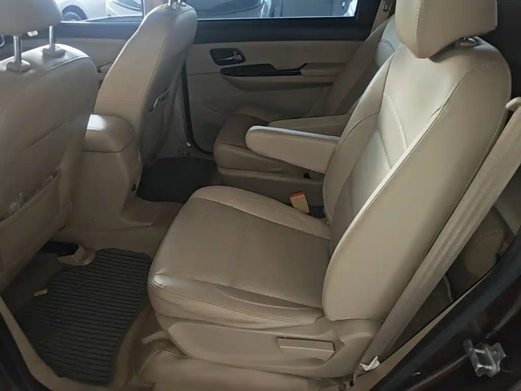 Wuling Hongguang — миниатюра 17