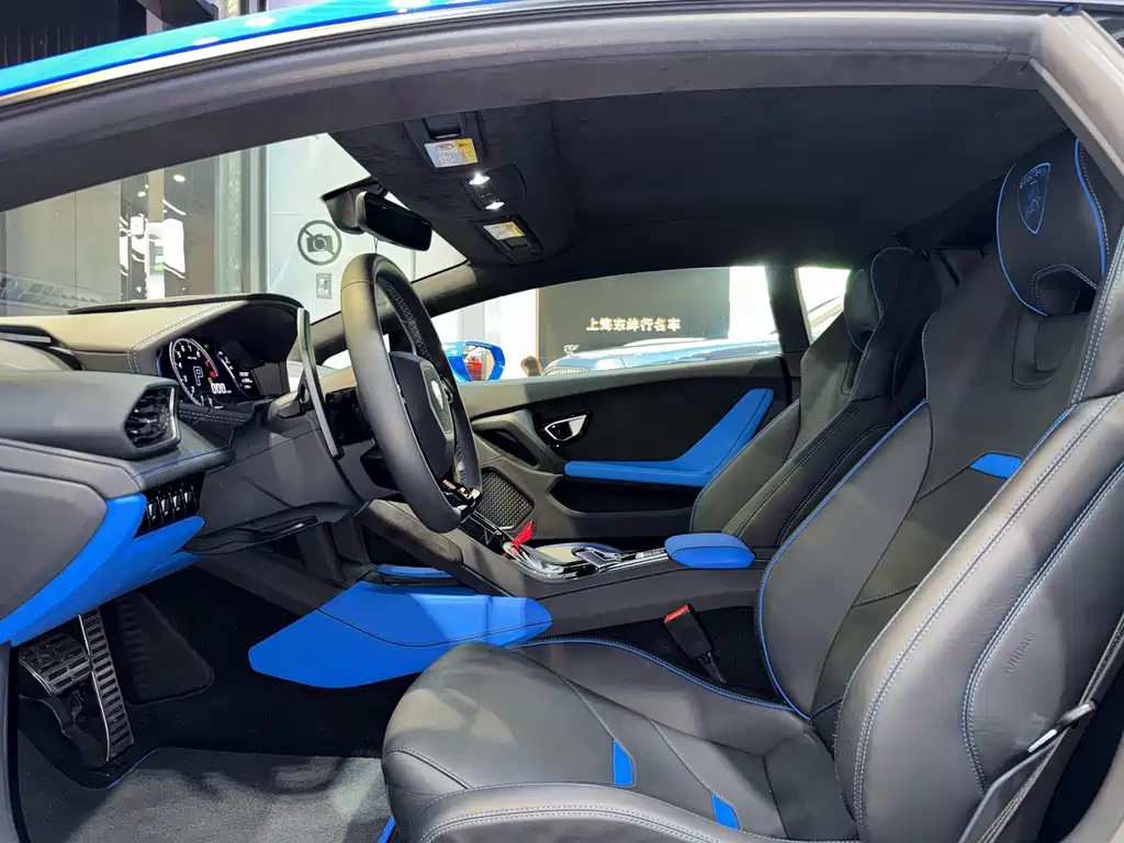 LAMBORGHINI HURACÁN