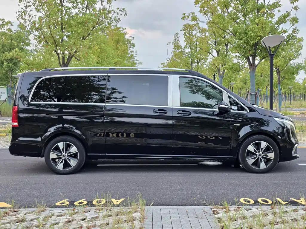 Mercedes-Benz V-Class — миниатюра 8