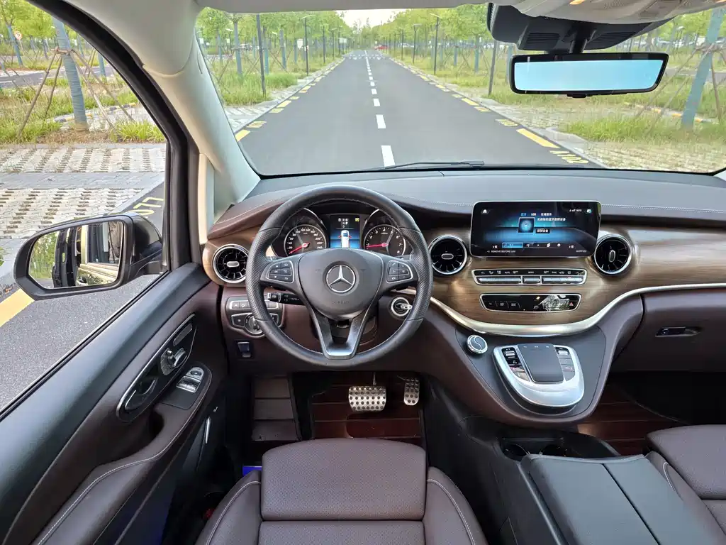 Mercedes-Benz V-Class — миниатюра 20