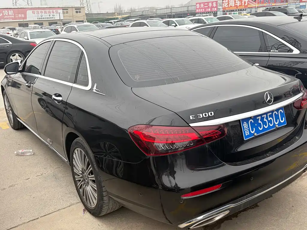 MERCEDES-BENZ E CLASS