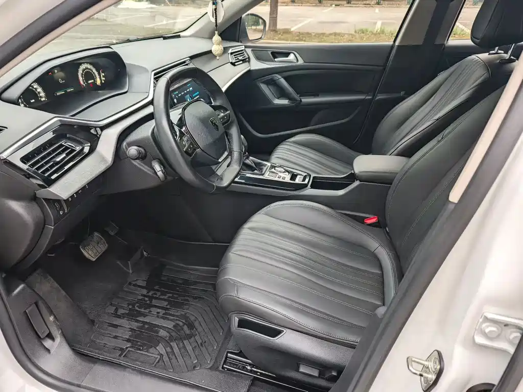 Peugeot 408 — миниатюра 4