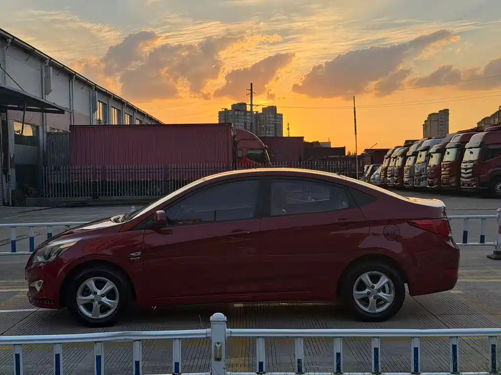 Hyundai Verna — миниатюра 4
