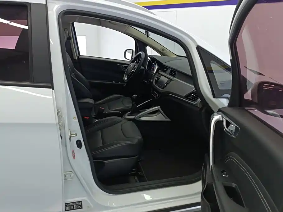Geely Vision X3 — миниатюра 8