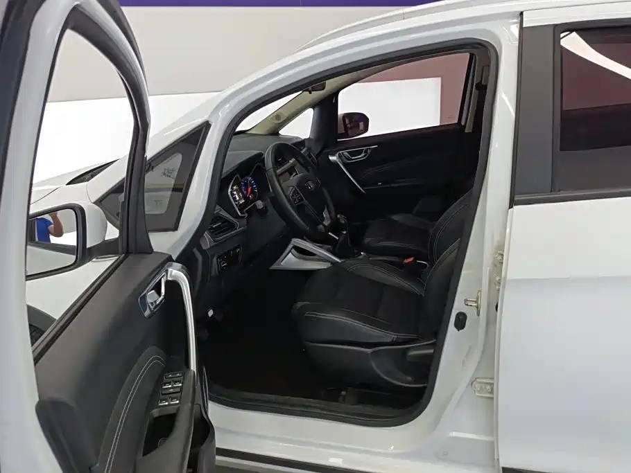 Geely Vision X3 — миниатюра 9