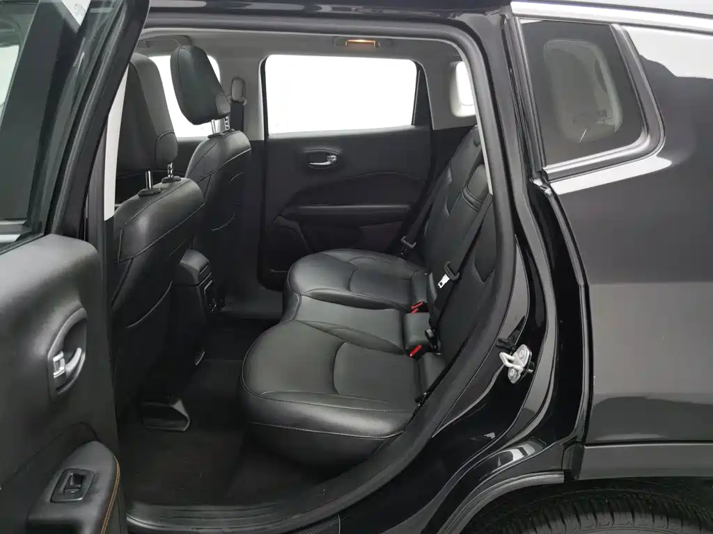 Jeep Compass — миниатюра 15