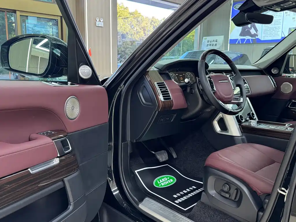 Land Rover Range Rover — миниатюра 5