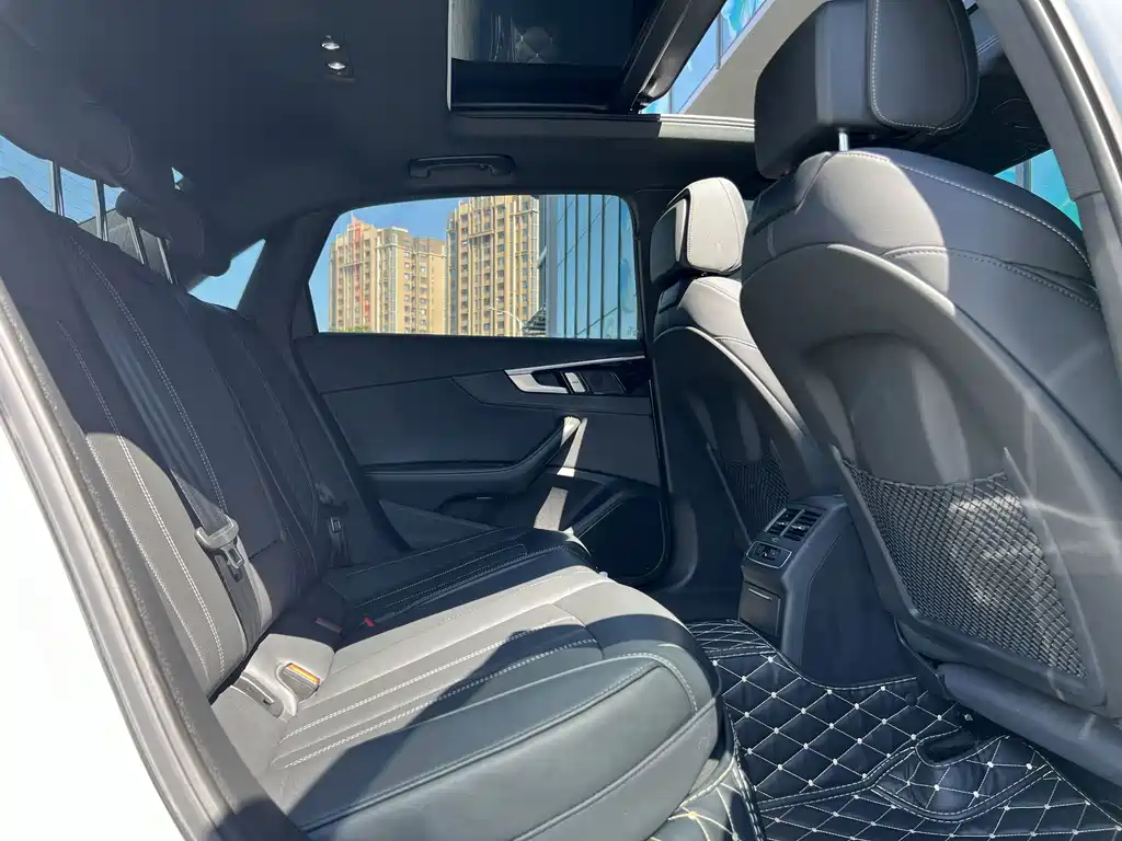 Audi A4L — миниатюра 12
