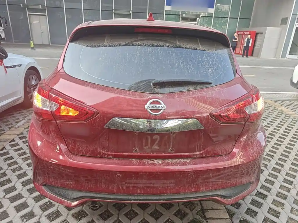 Nissan Tiida — миниатюра 6
