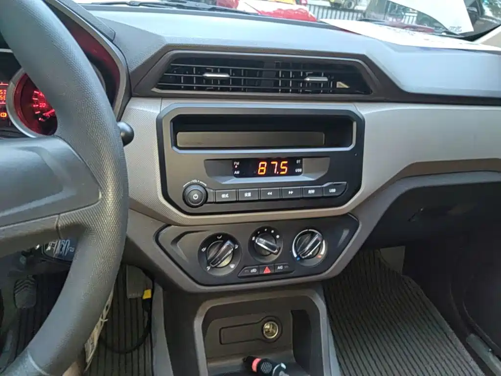 Wuling Hongguang — миниатюра 13