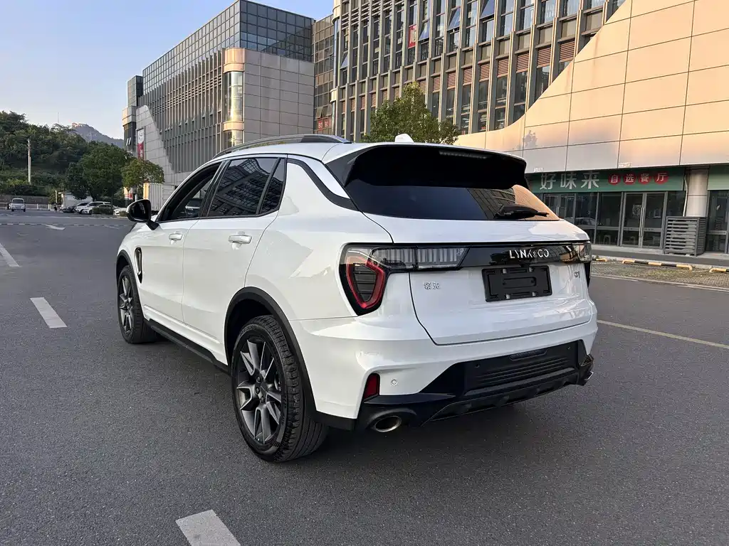Lynk & Co 01 — миниатюра 9