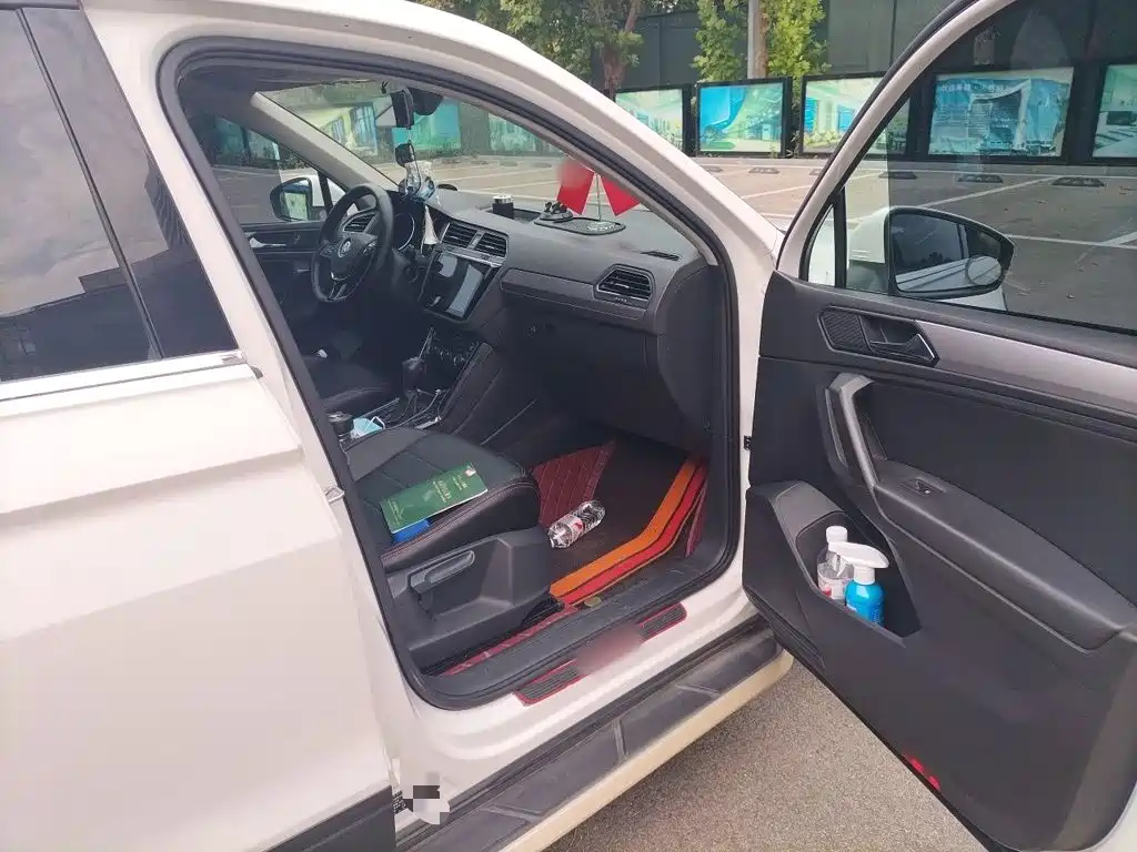 Volkswagen Tiguan L — миниатюра 18