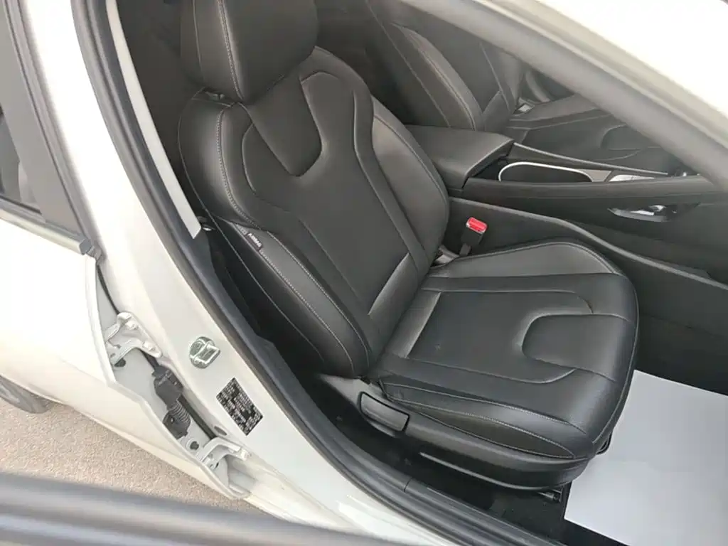 Hyundai Elantra — миниатюра 25