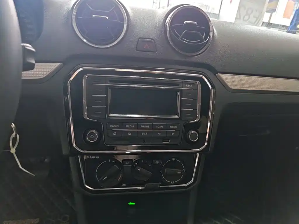 Volkswagen Jetta — миниатюра 13