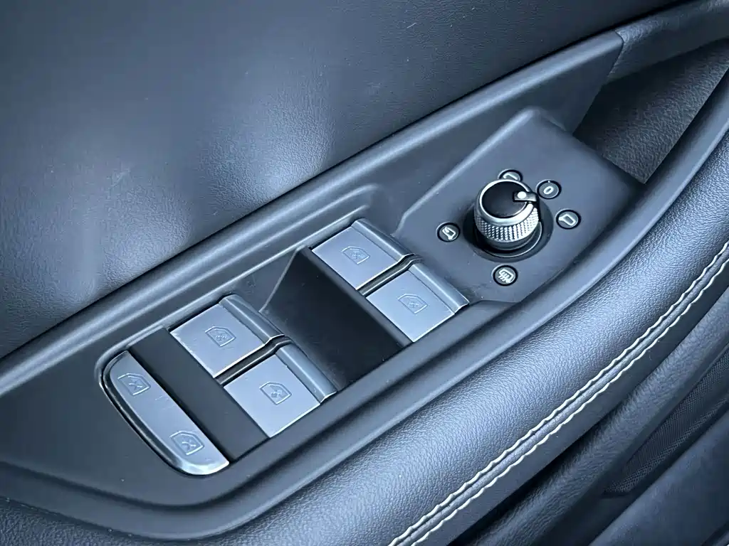 Audi A4L — миниатюра 24