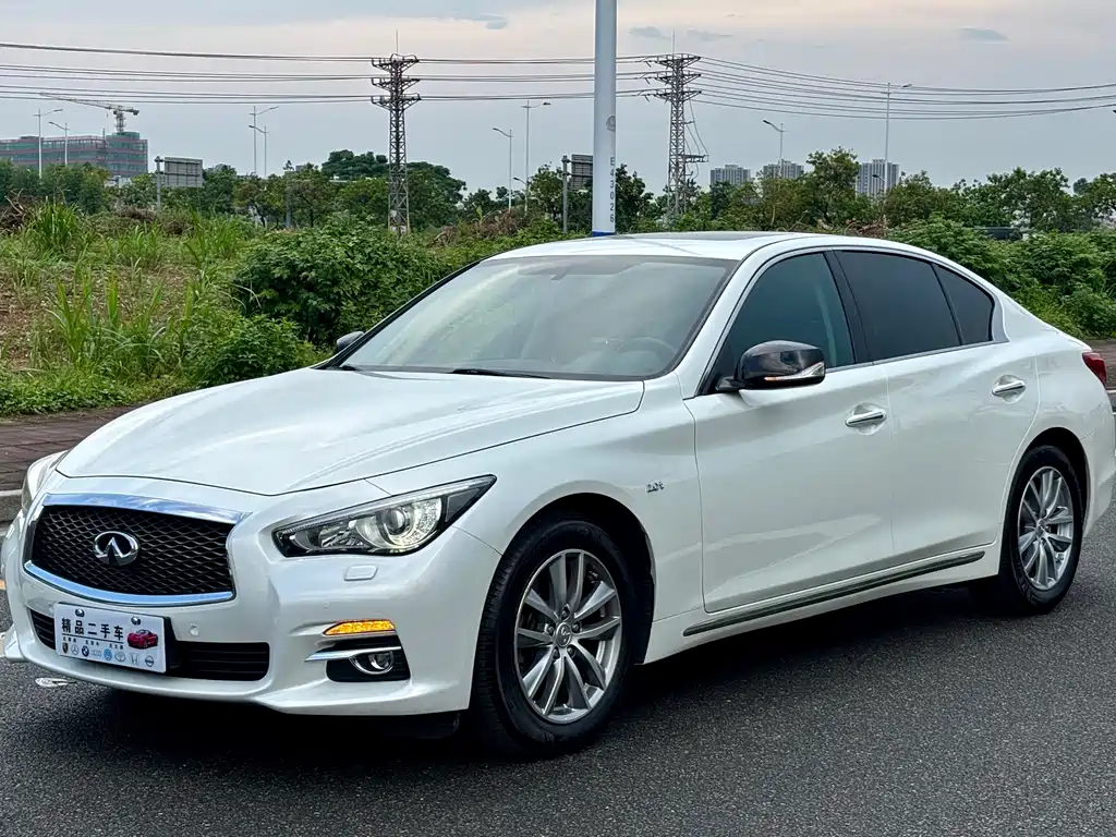 Infiniti Q50L