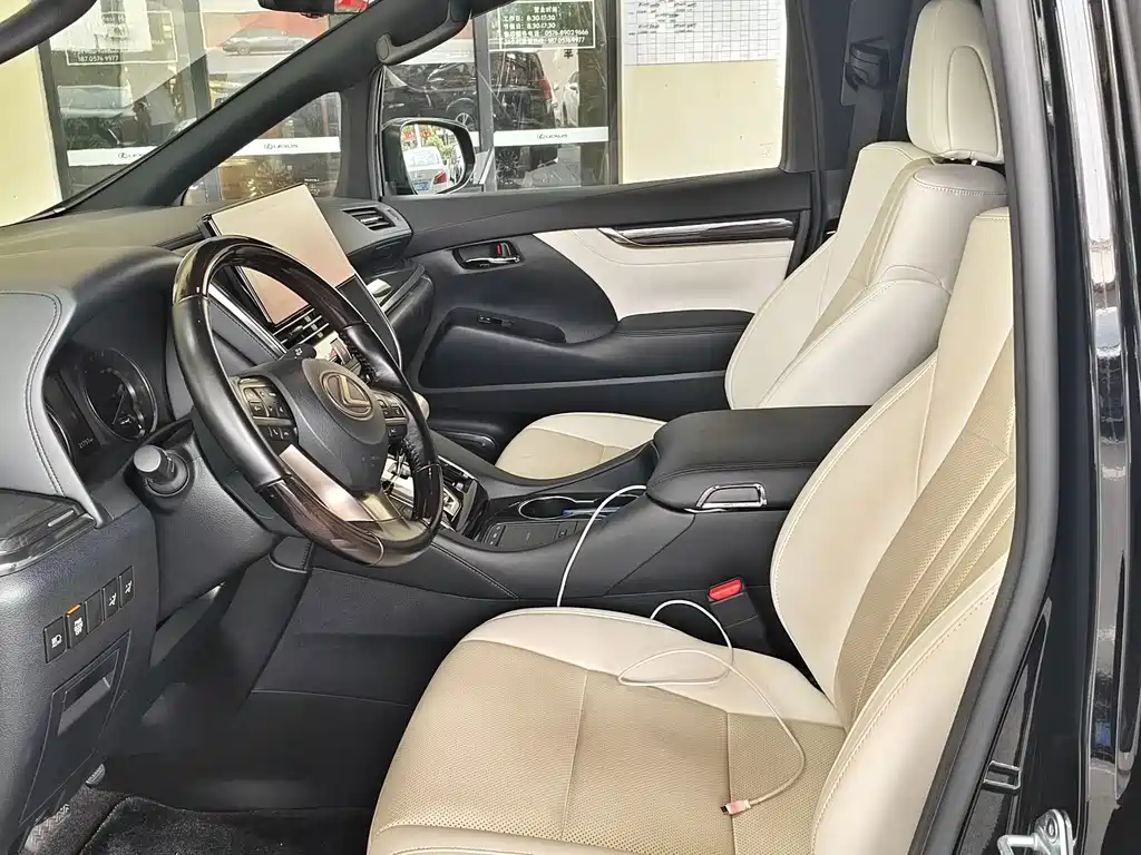 Lexus LM — миниатюра 5