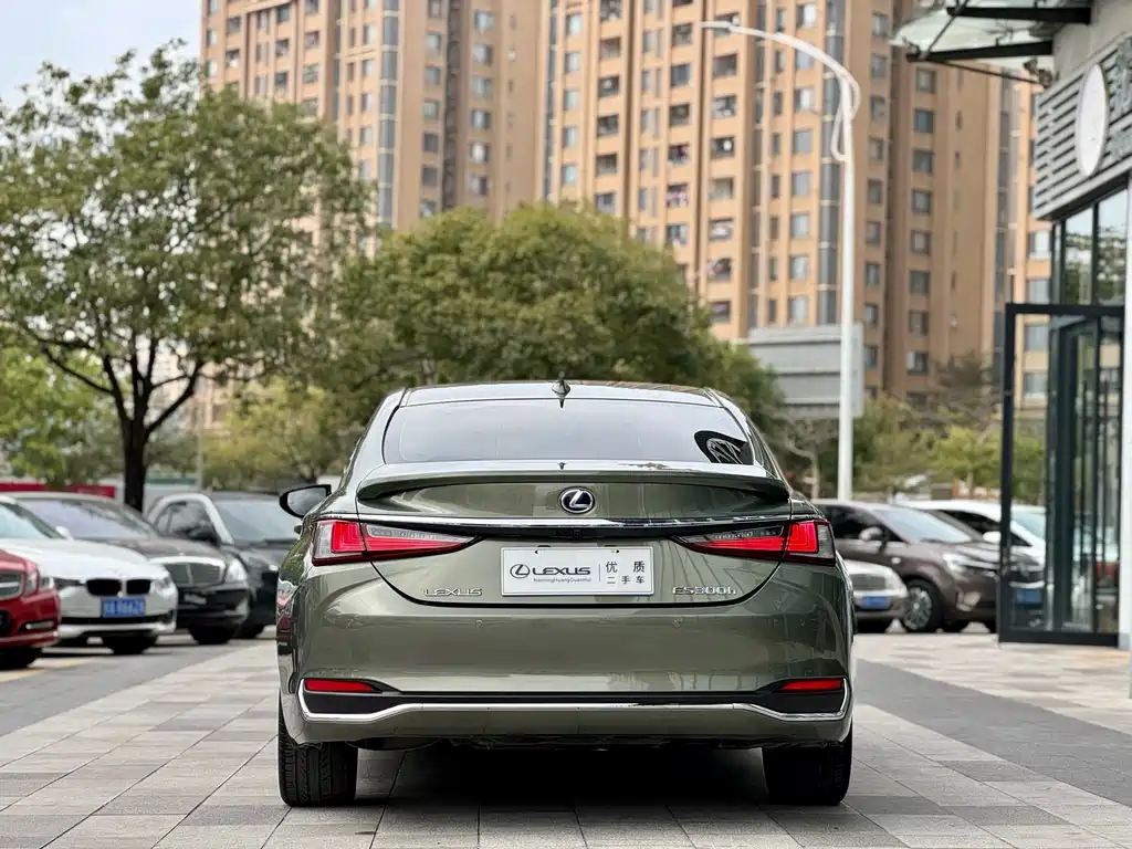 Lexus ES — миниатюра 5