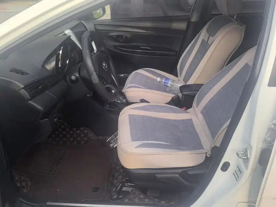 Toyota Yaris L — миниатюра 9