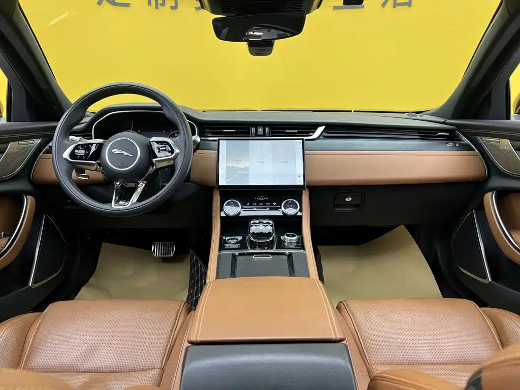 Jaguar XFL — миниатюра 11