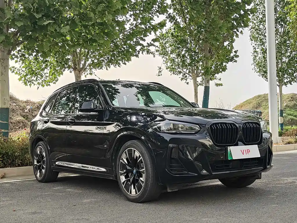 BMW iX3
