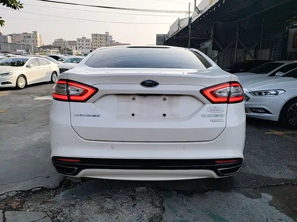 Ford Mondeo — миниатюра 6